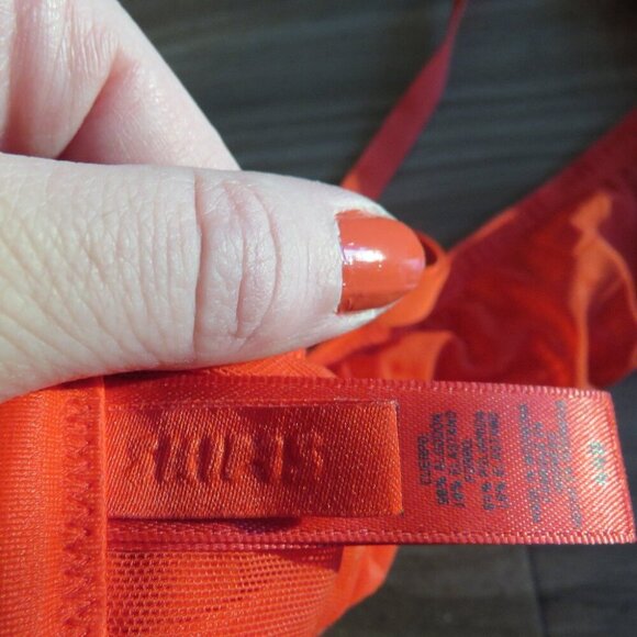 SKIMS Cotton Jersey T Shirt Bra in Ruby Red Underwired - Size 44B - Picture 13 of 14